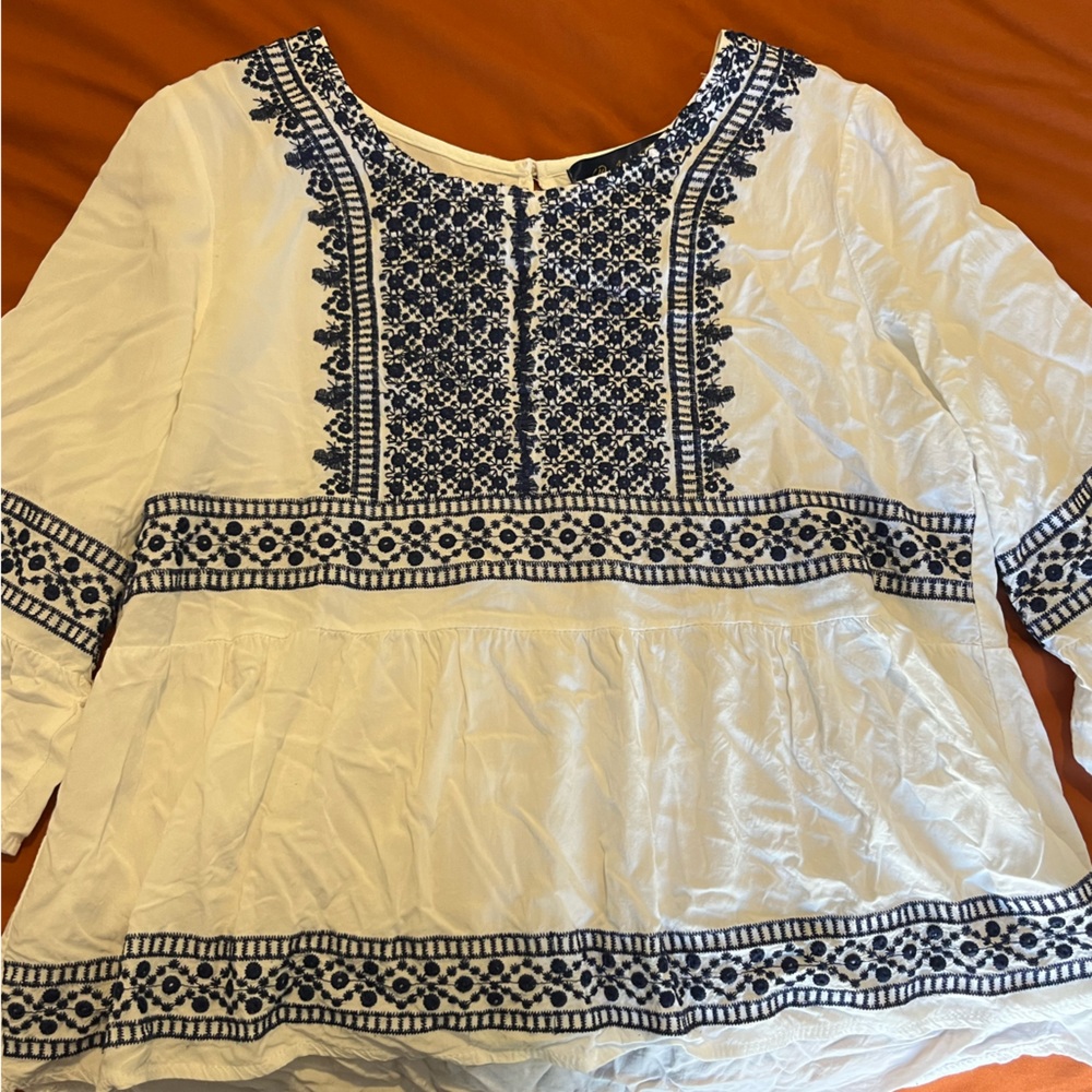 White and Blue Boho Blouse: Francesca’s Boutique - Size S